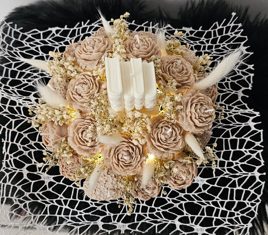 Arreglo Floral para Amantes de los Libros – Elegancia Intelectual y Estilo Artesanal