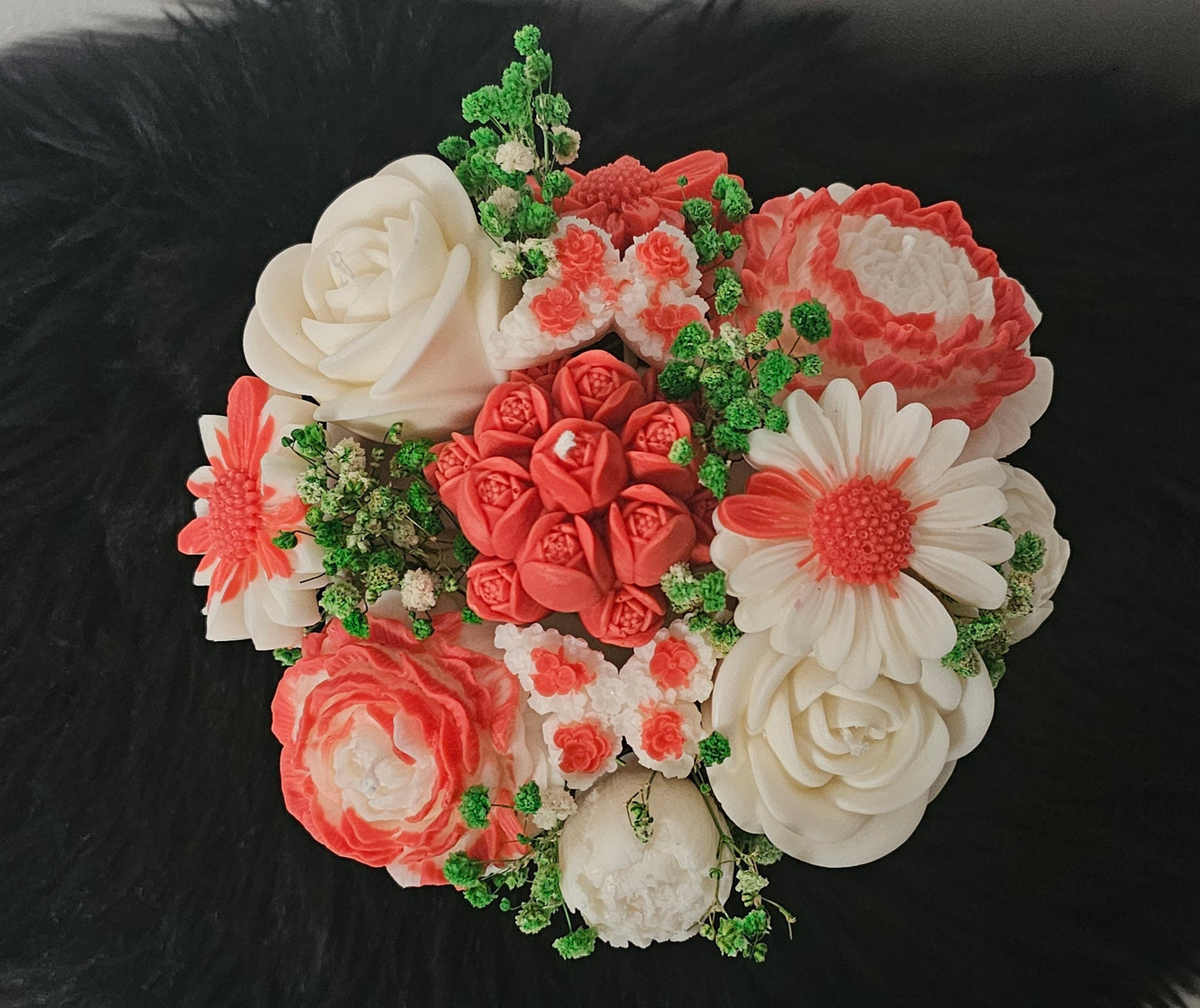 Arreglo Floral en Vaso Cerámico – Personalizable y a Tu Gusto