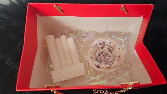 Libros y Rosa Artesanal para Regalo o Decoración